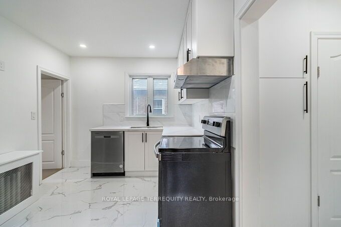 18 Wesley St
