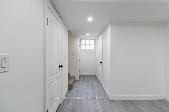 18 Wesley St
