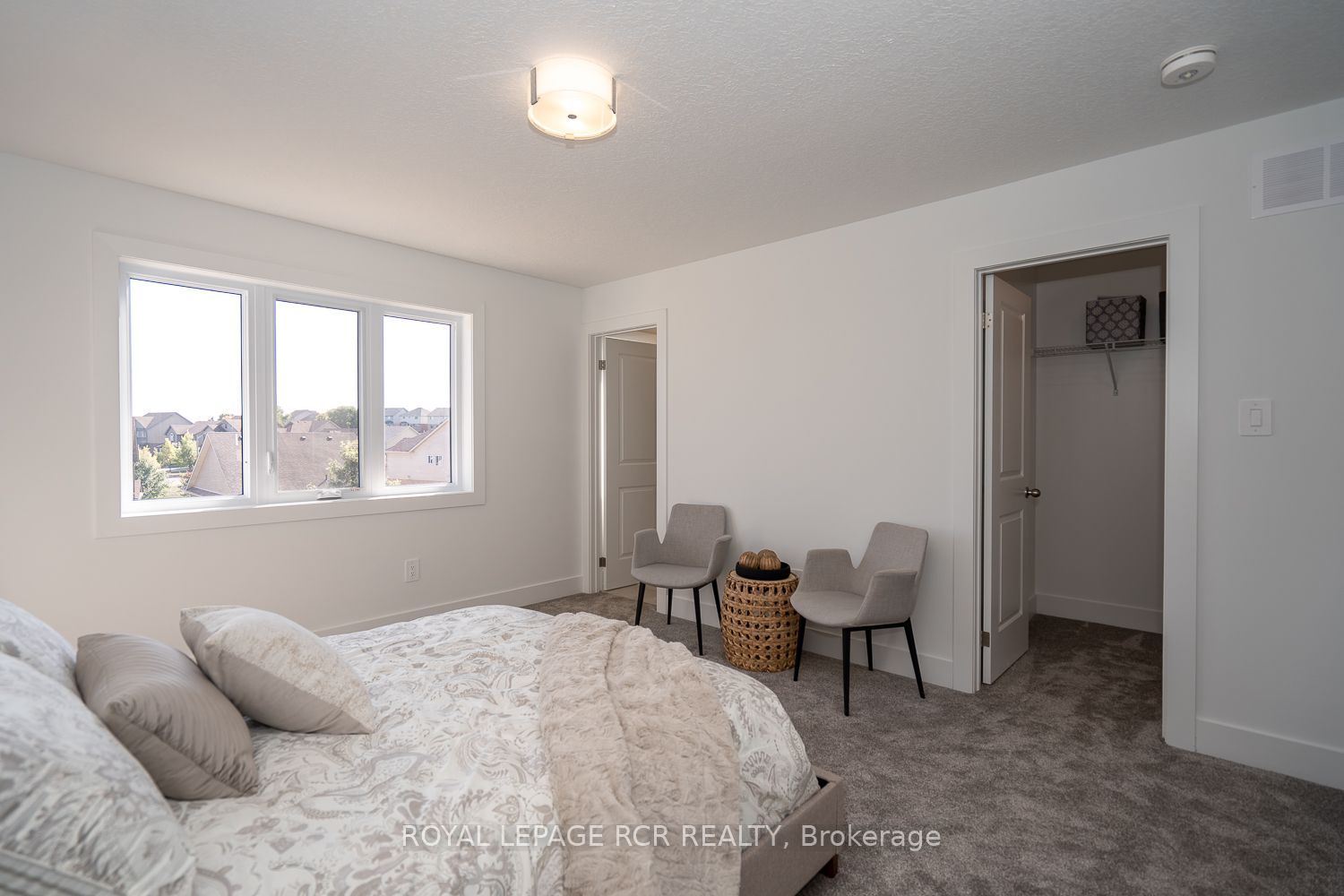690 Broadway Avenue, #17