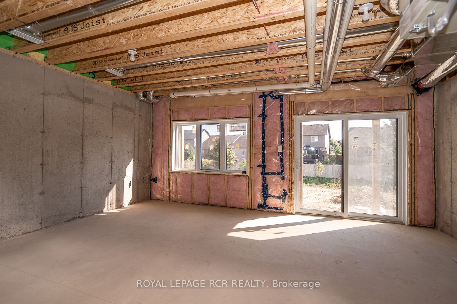 690 Broadway Avenue, #17