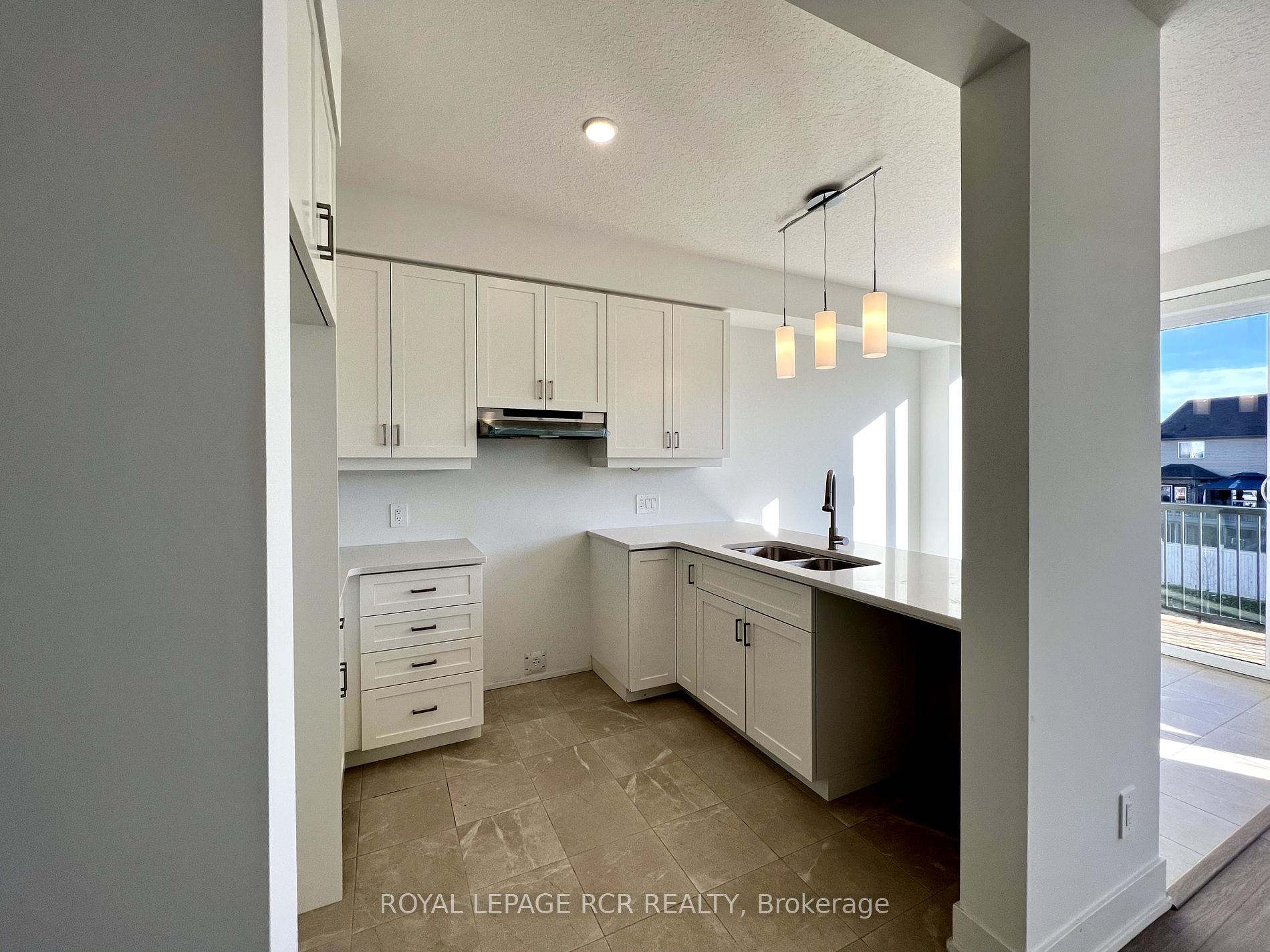690 Broadway Avenue, #17