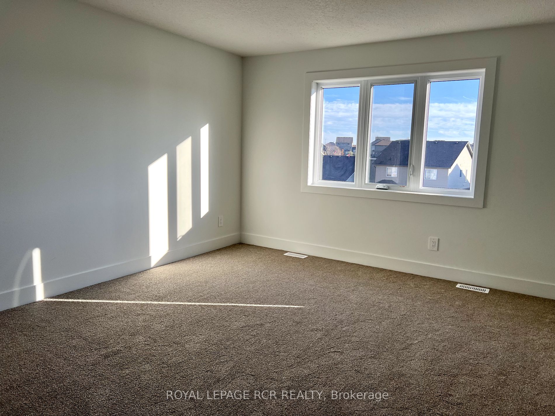 690 Broadway Avenue, #17