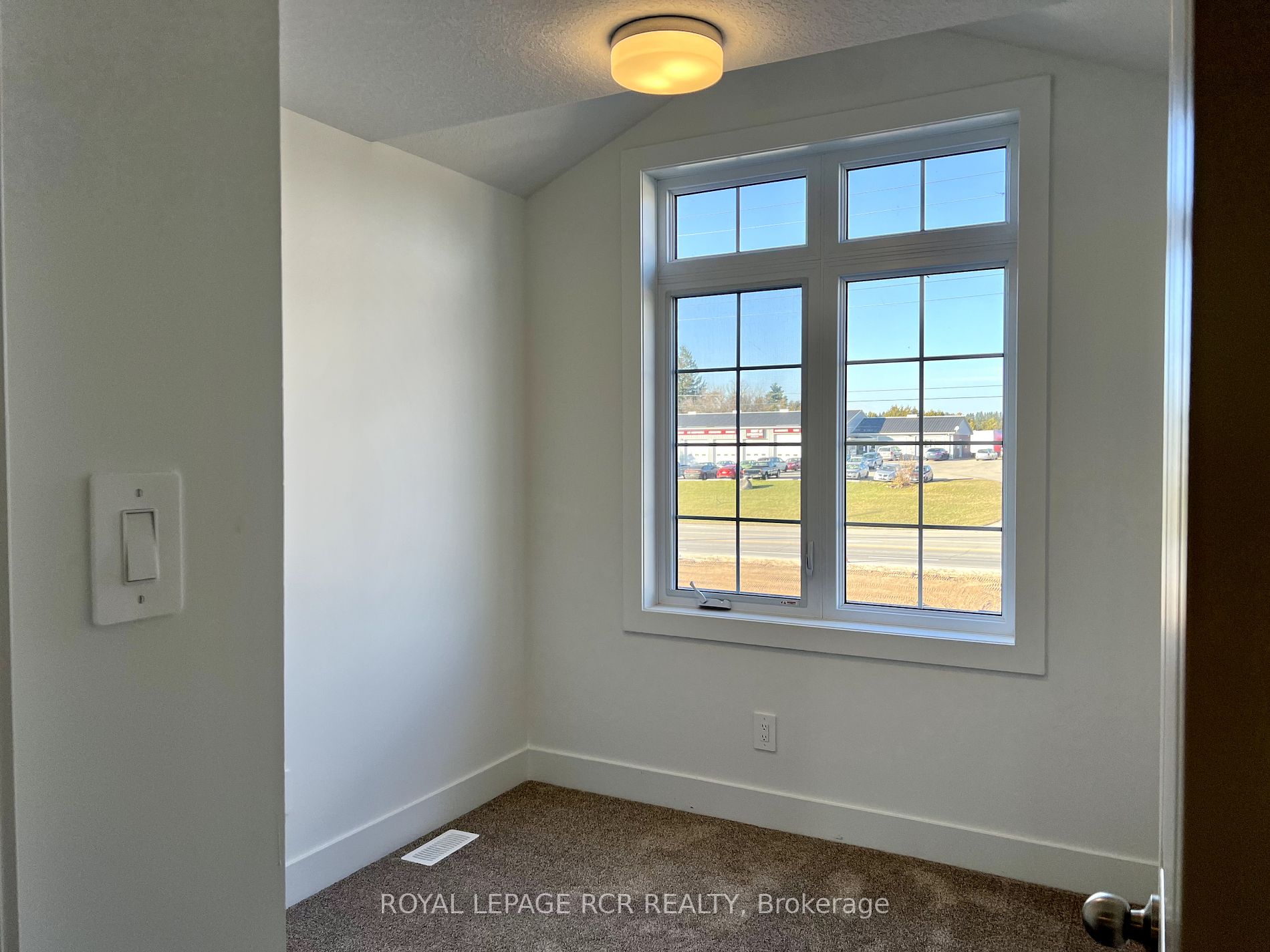 690 Broadway Avenue, #17
