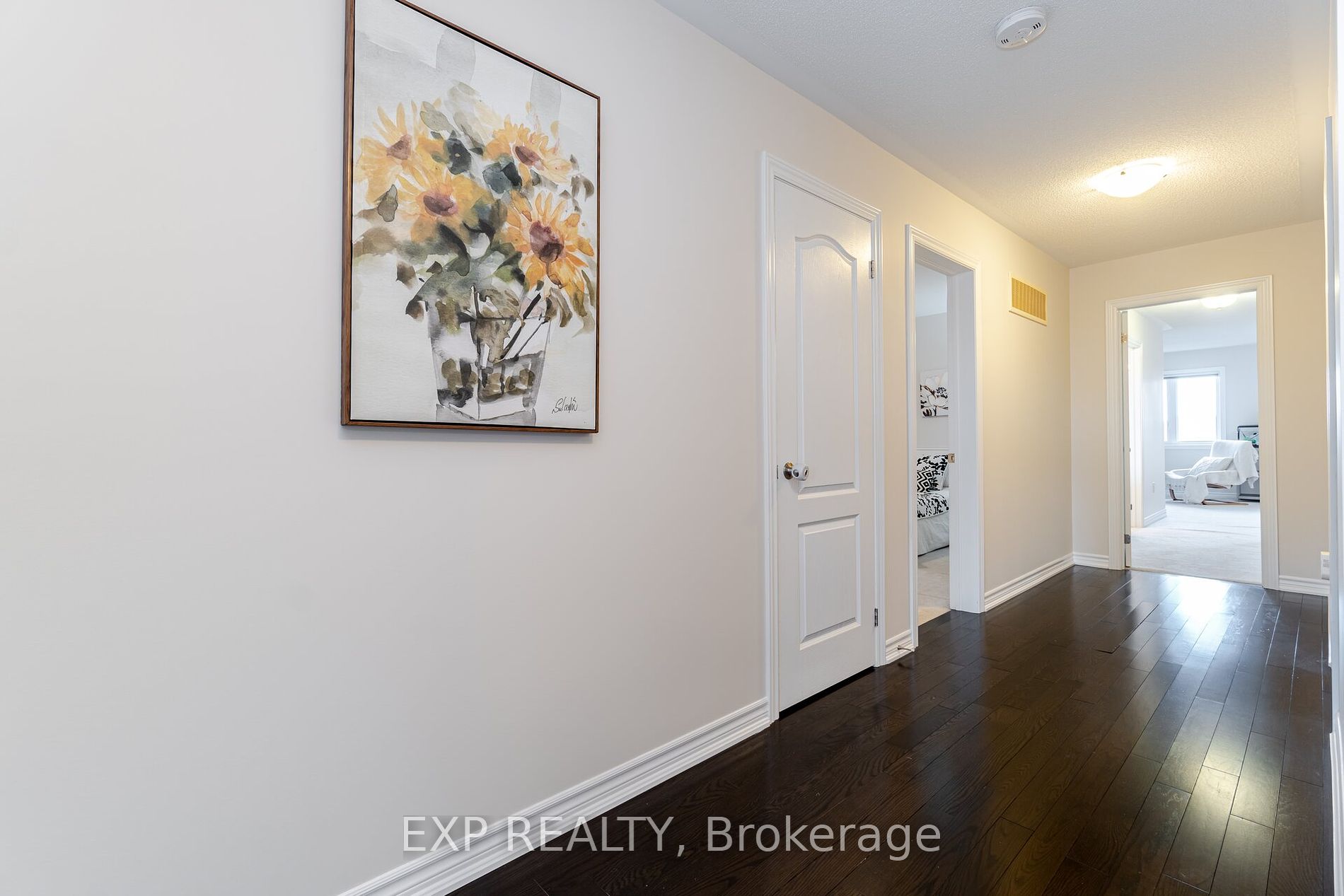 808 Agnew Crescent