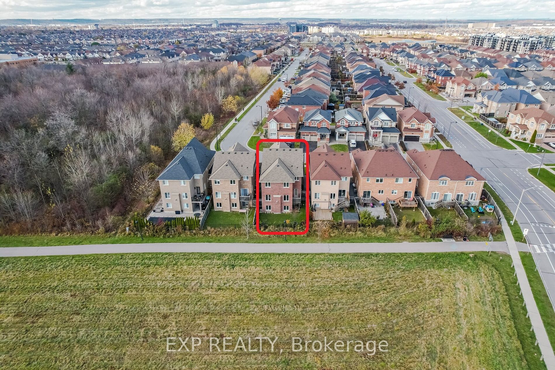 808 Agnew Crescent