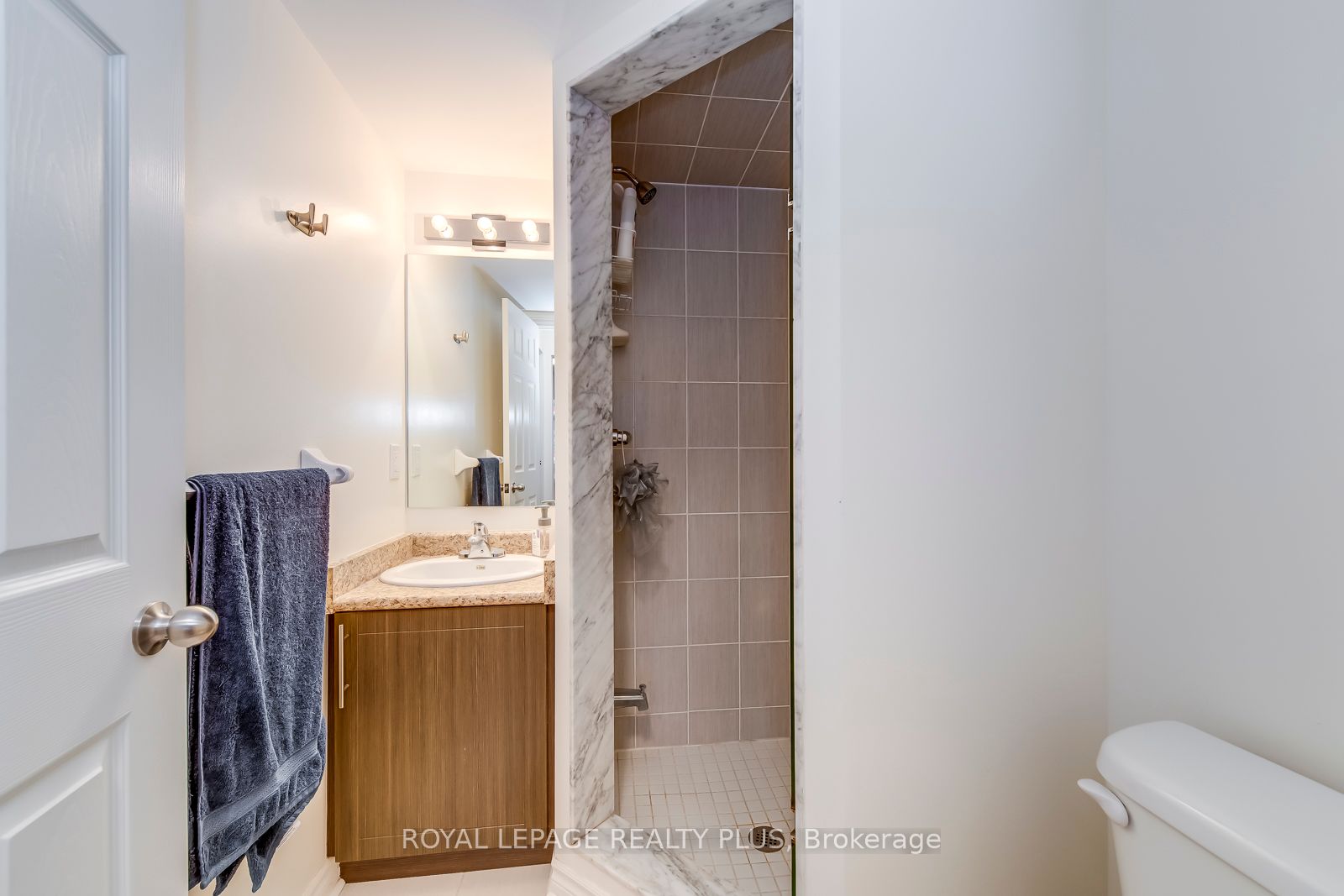 2420 Baronwood Dr, #31-04