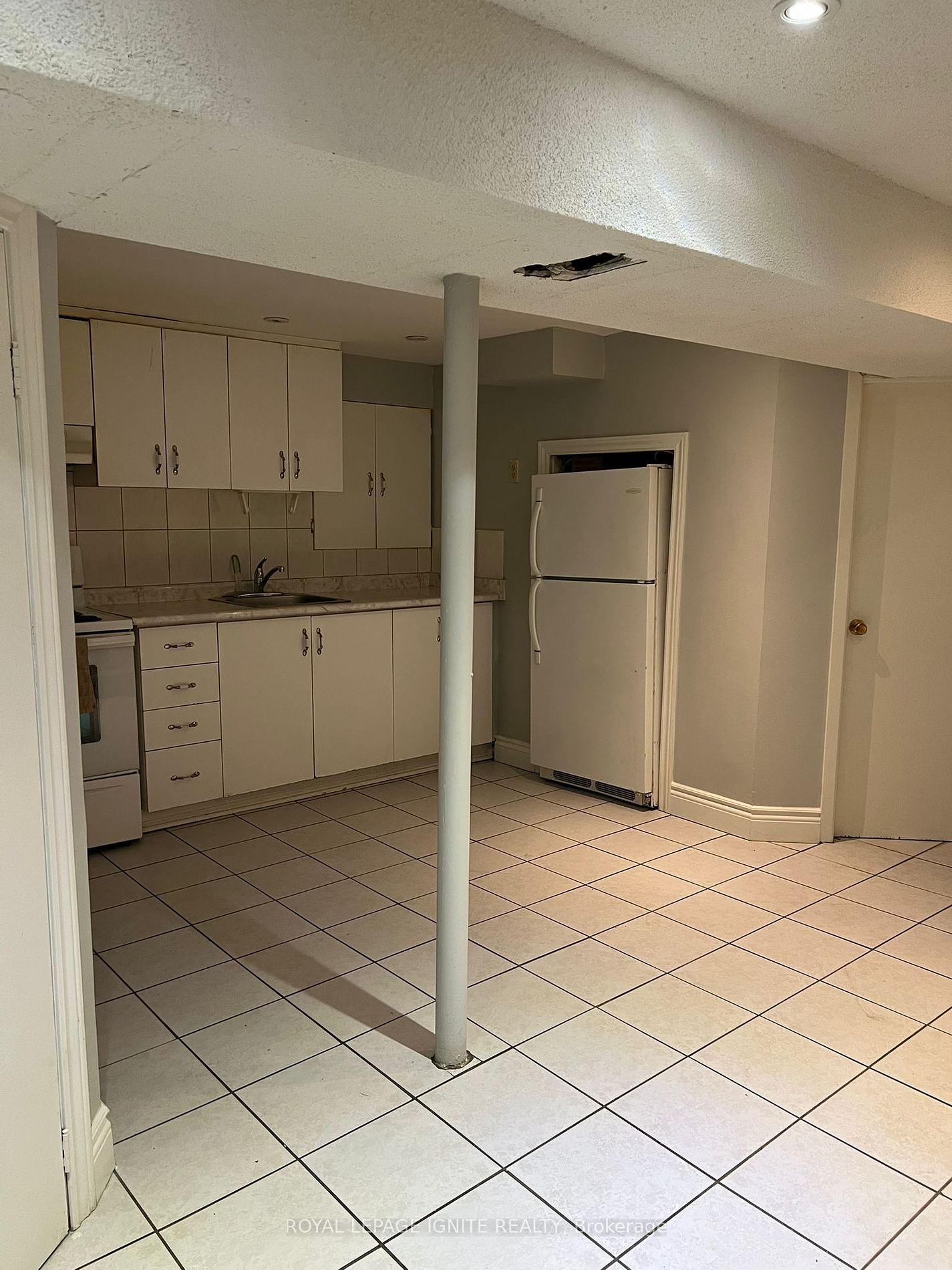 305 Archdekin Drive, #BSMT