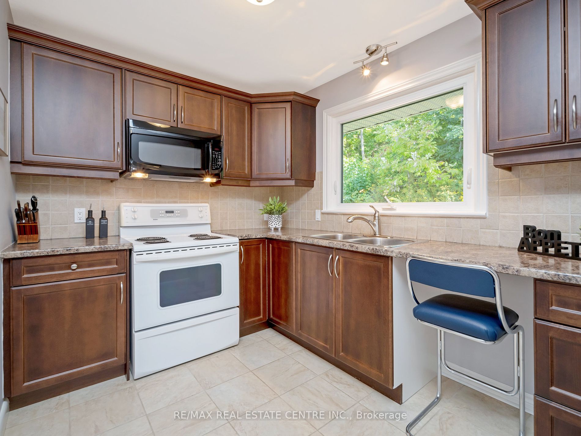 306 Gardenview Dr