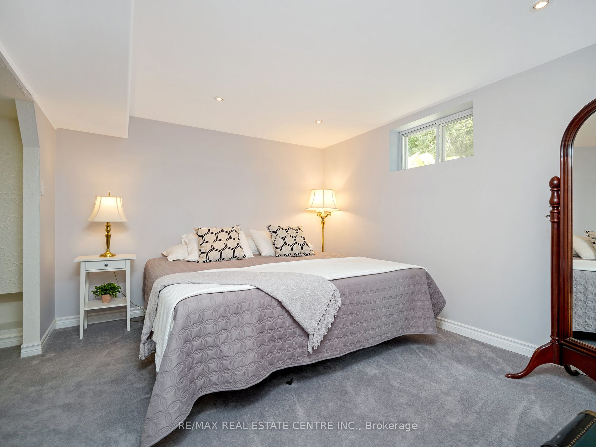 306 Gardenview Dr