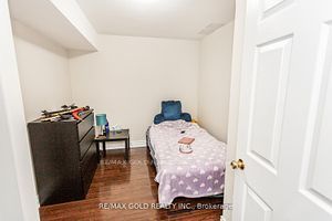 55 Cobblehill Cres