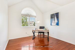 55 Cobblehill Cres