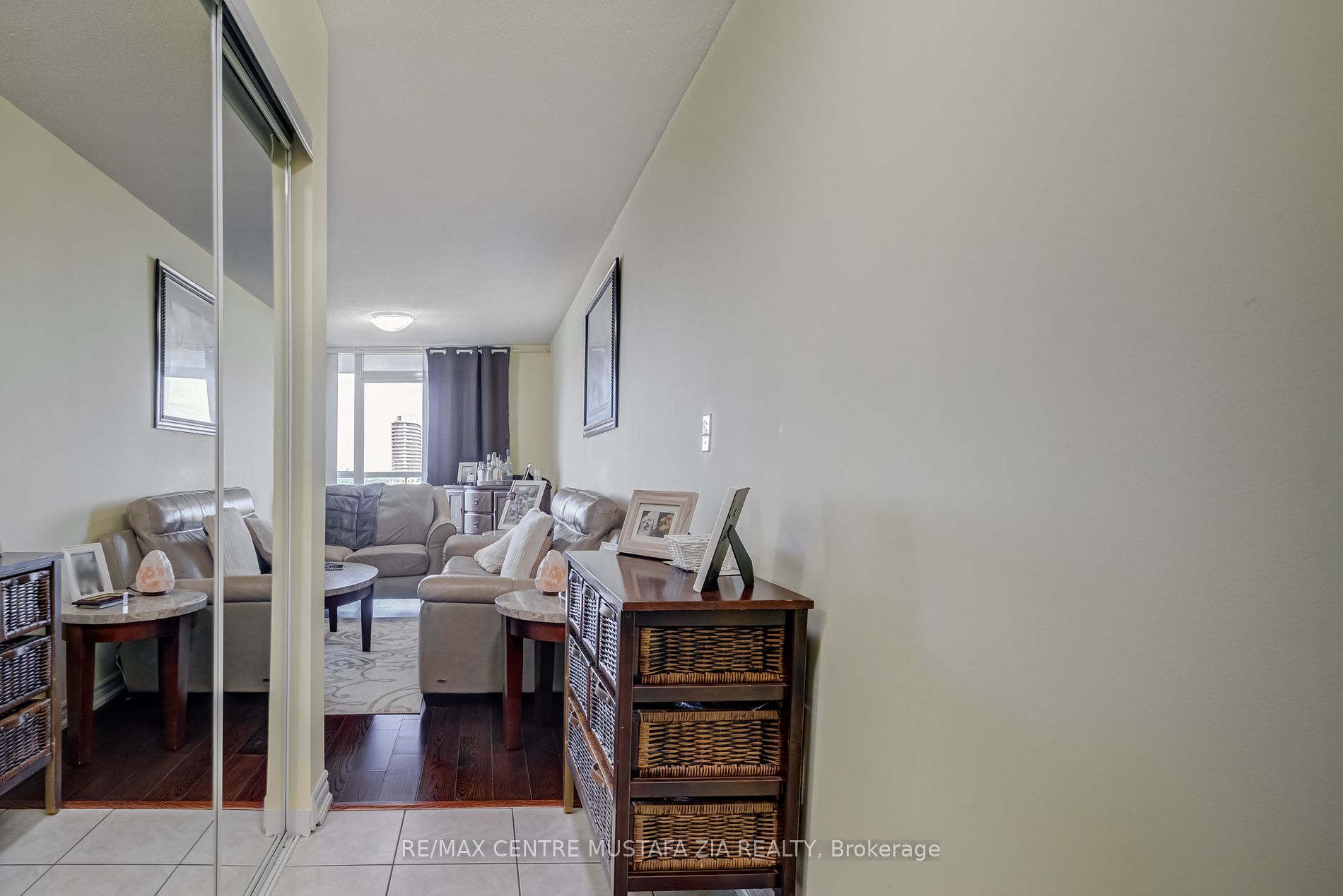 2585 Erin Centre Boulevard, #1005