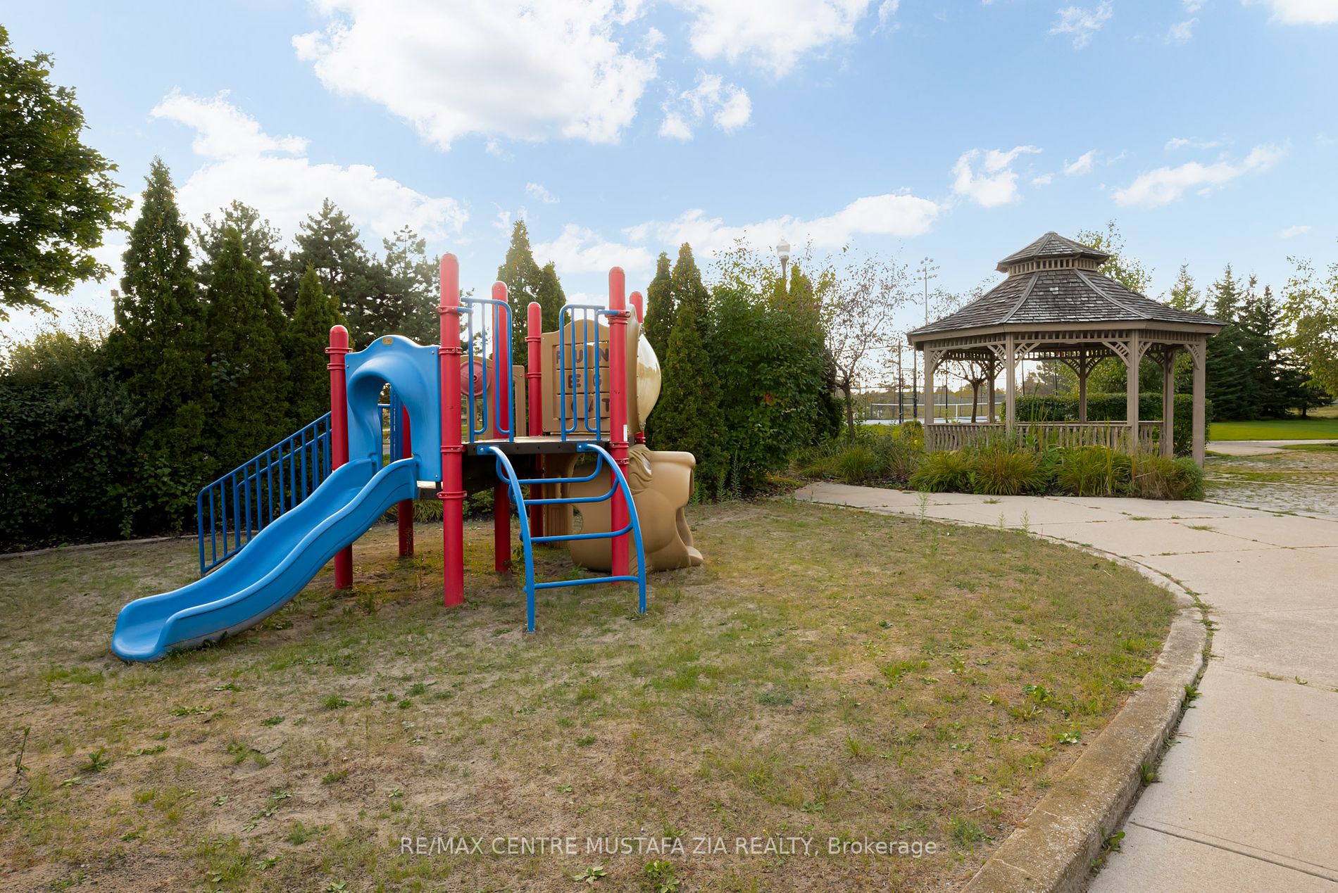 2585 Erin Centre Boulevard, #1005