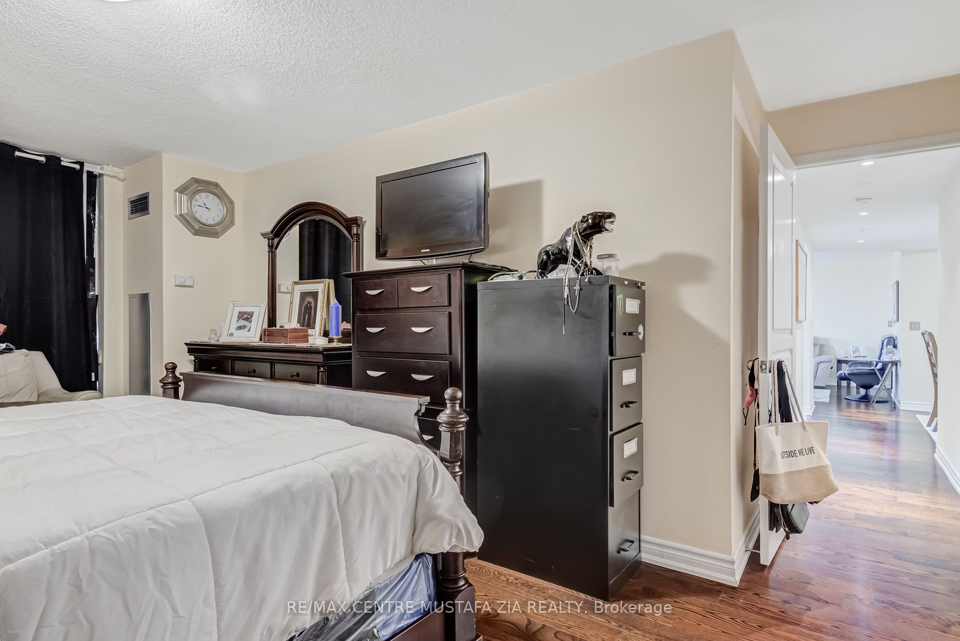 2585 Erin Centre Boulevard, #1005