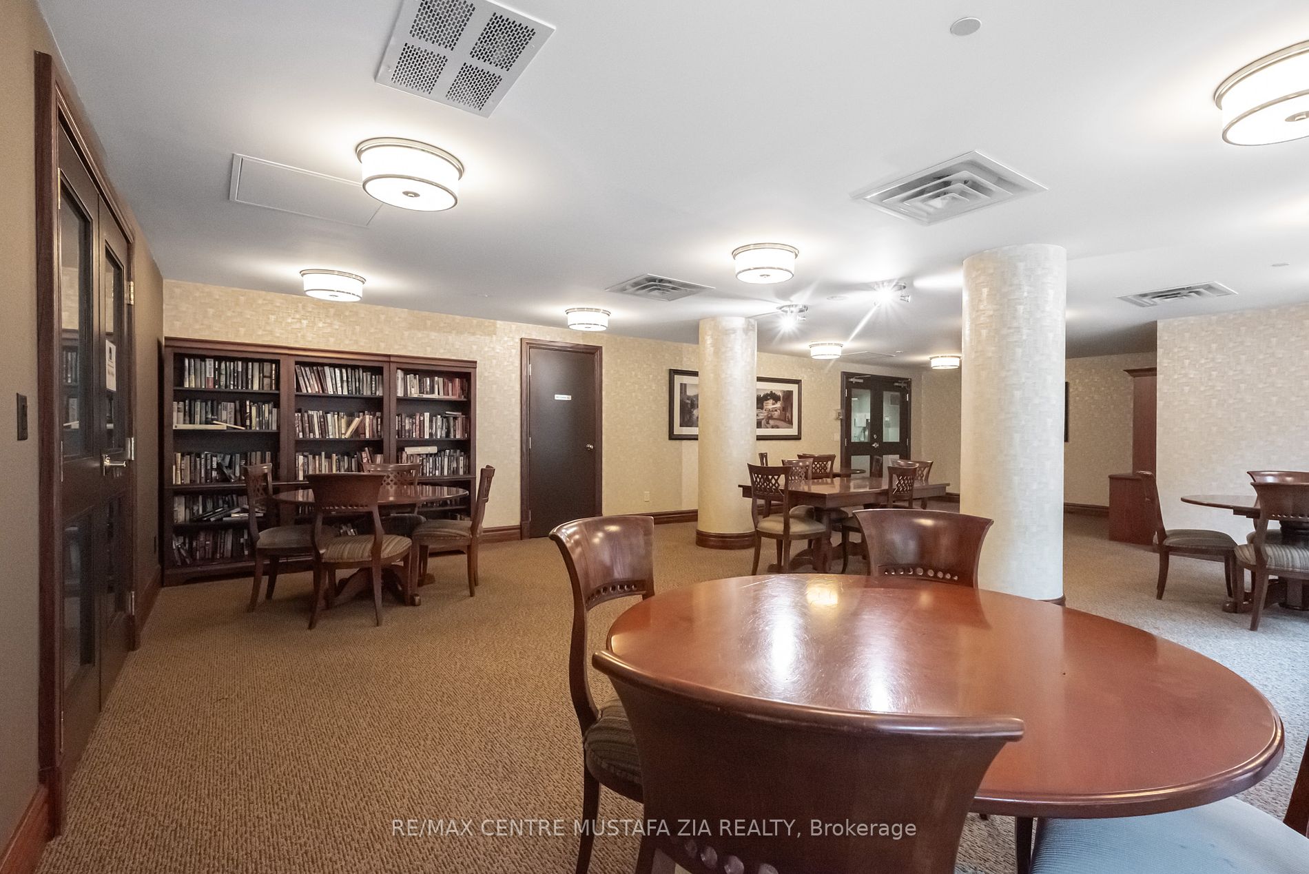 2585 Erin Centre Boulevard, #1005