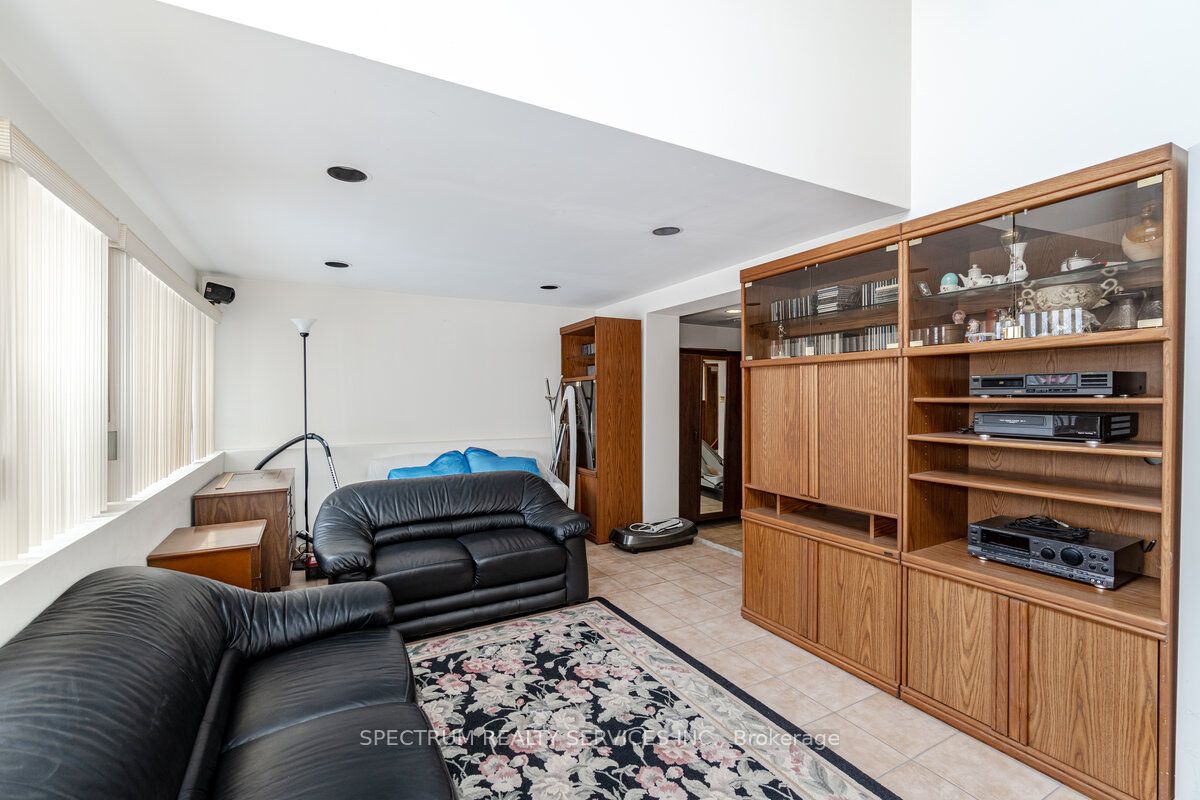44 Lexfield Ave
