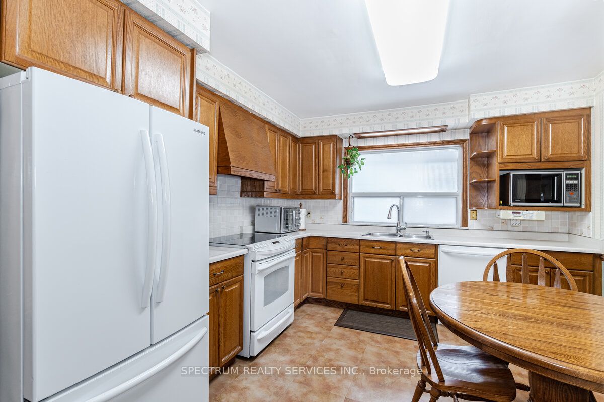 44 Lexfield Ave