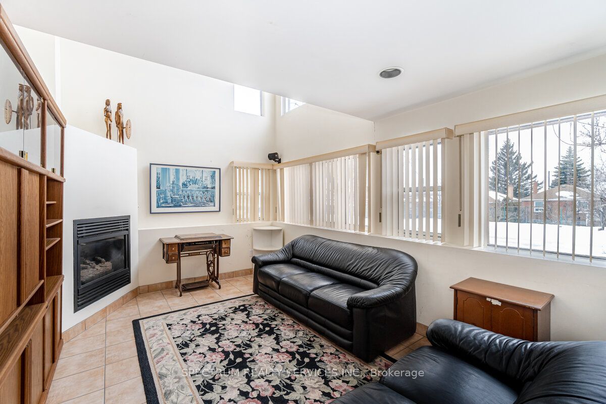 44 Lexfield Ave