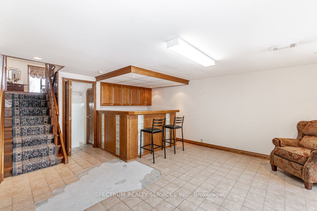 44 Lexfield Ave