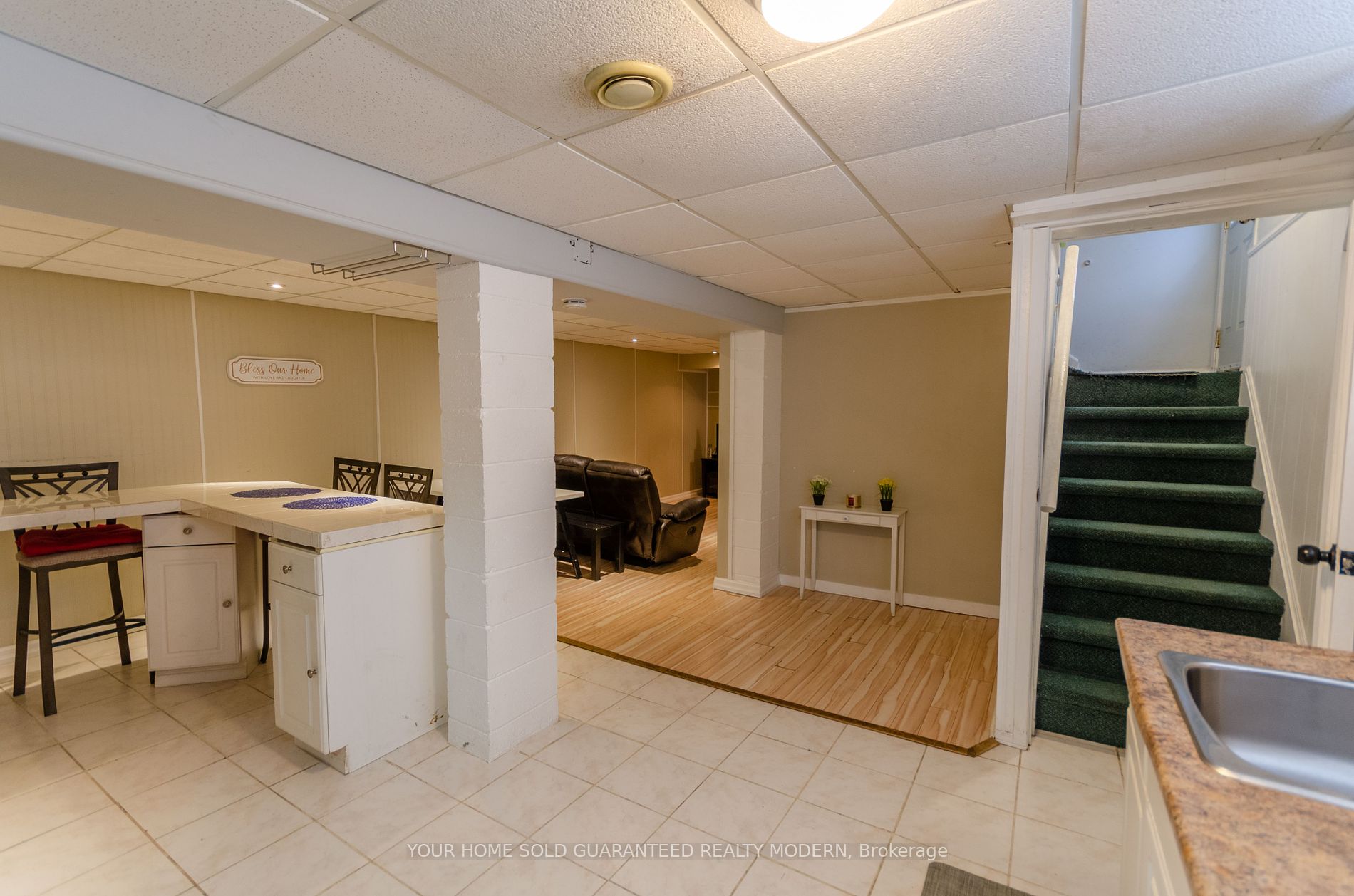 2389 Barclay Rd