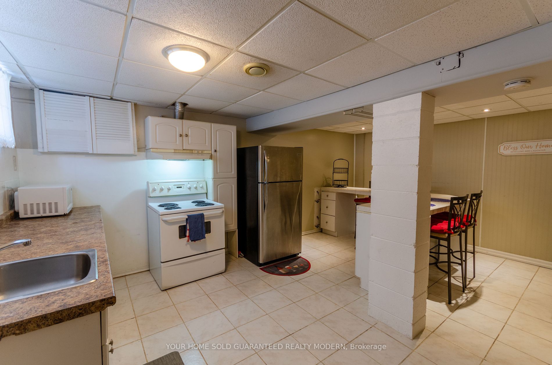 2389 Barclay Rd