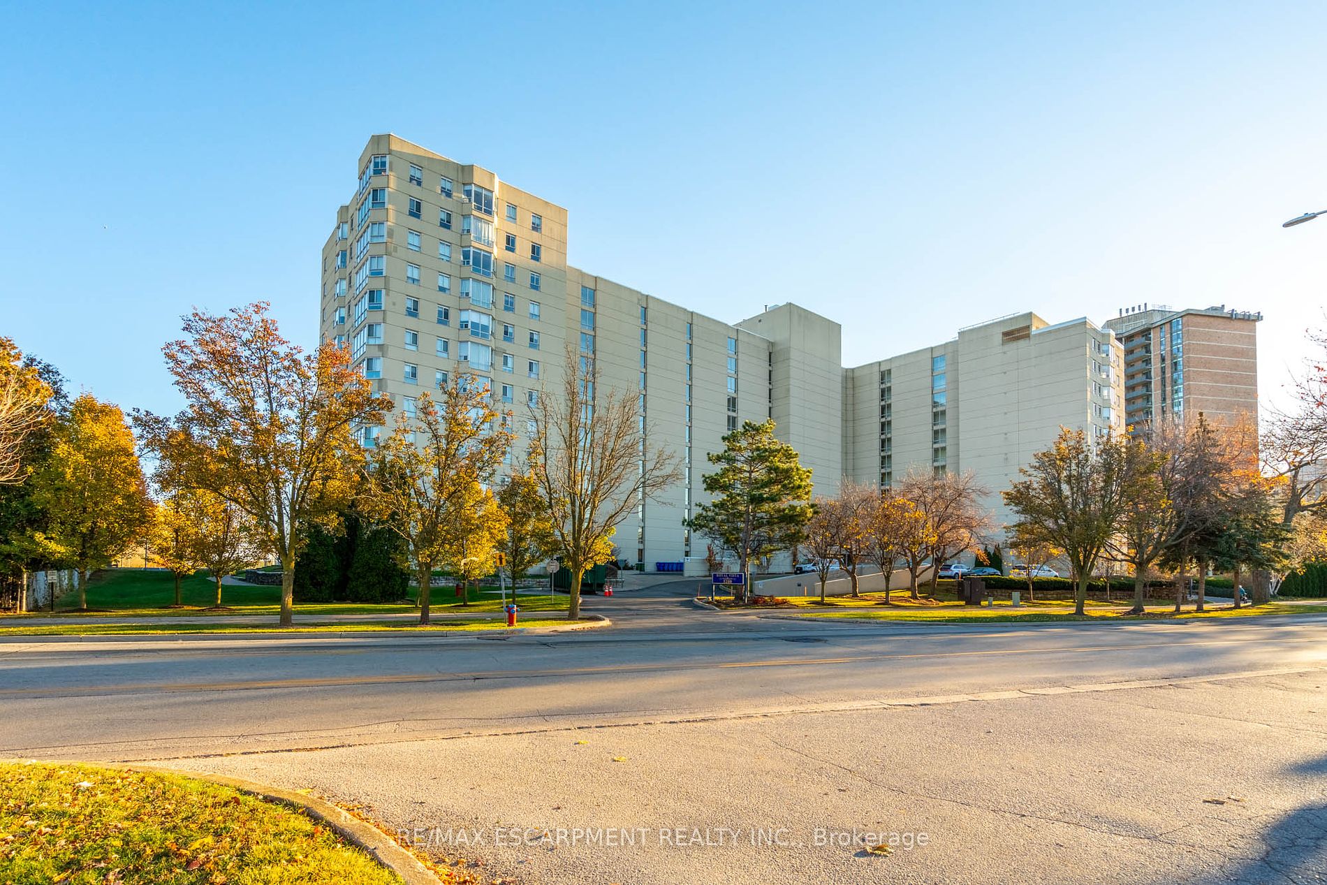 5280 Lakeshore Road, #1212