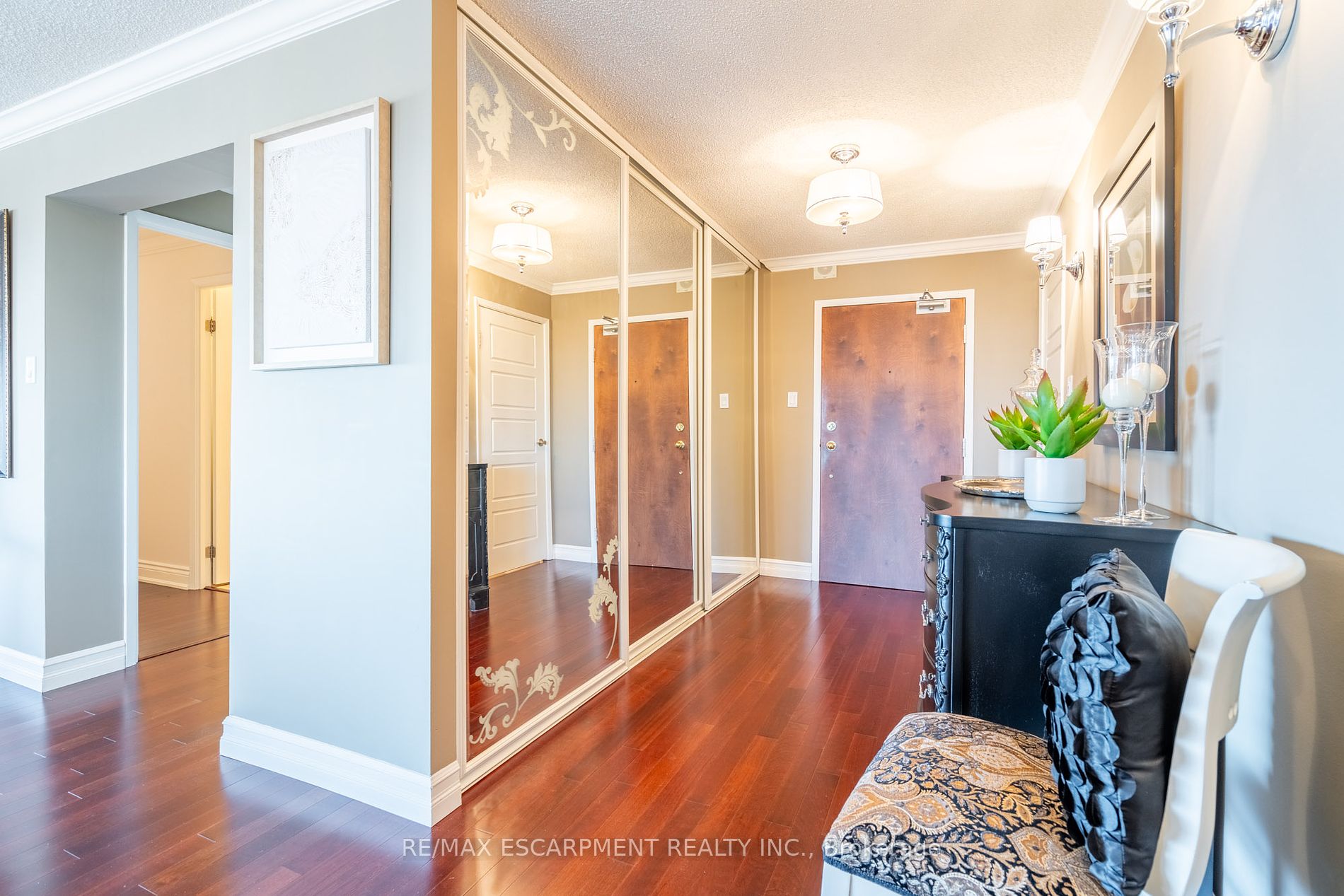 5280 Lakeshore Road, #1212