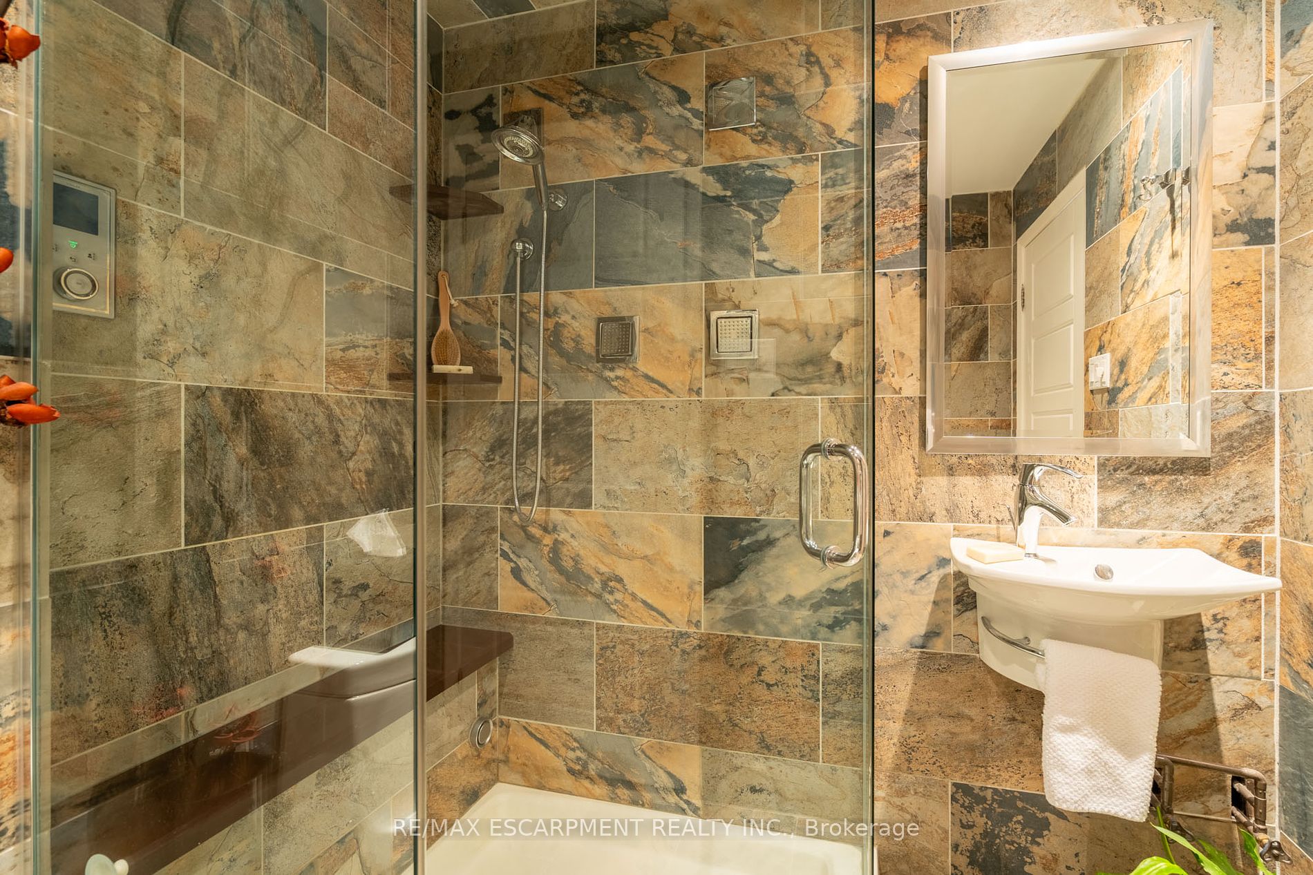 5280 Lakeshore Road, #1212
