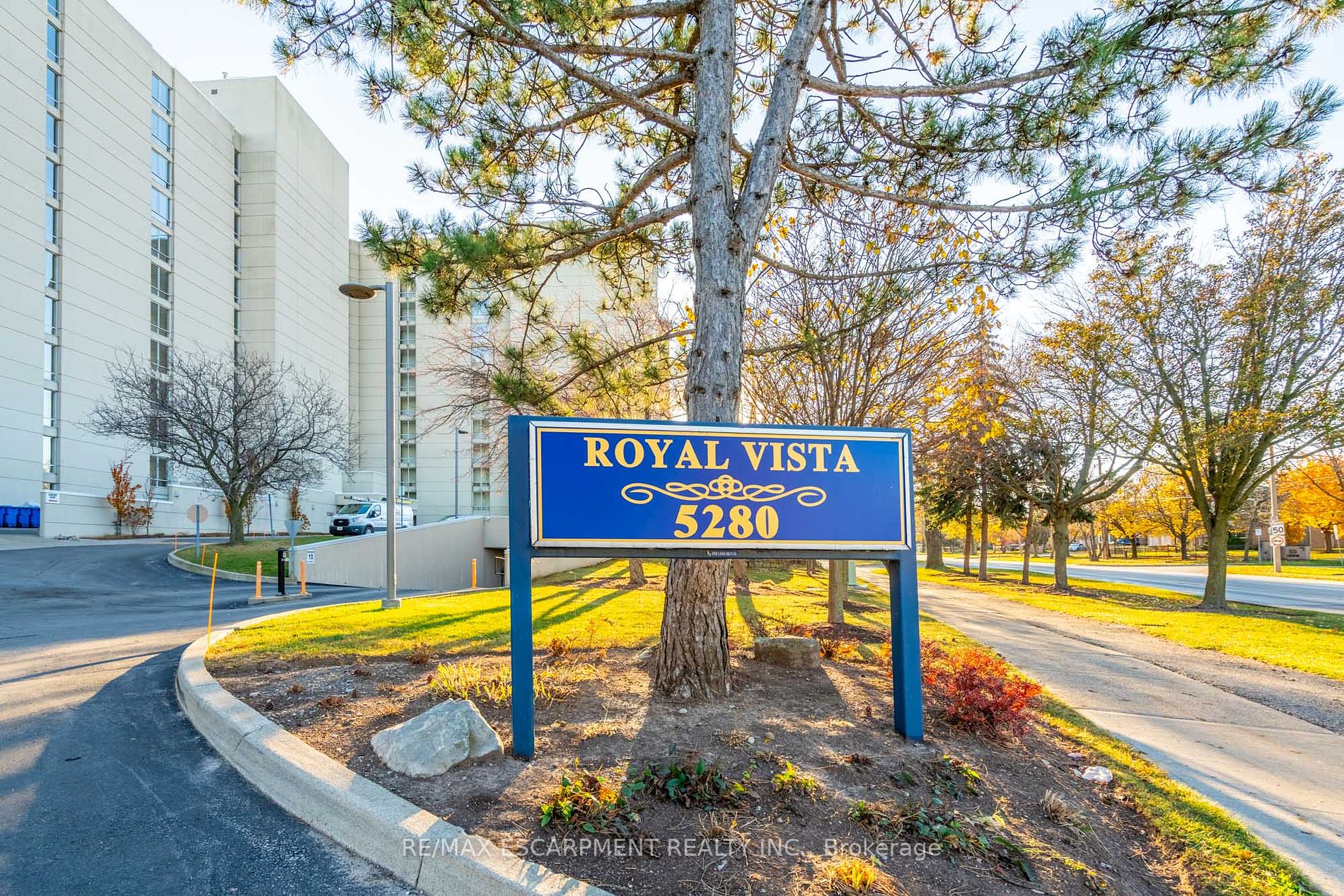5280 Lakeshore Road, #1212