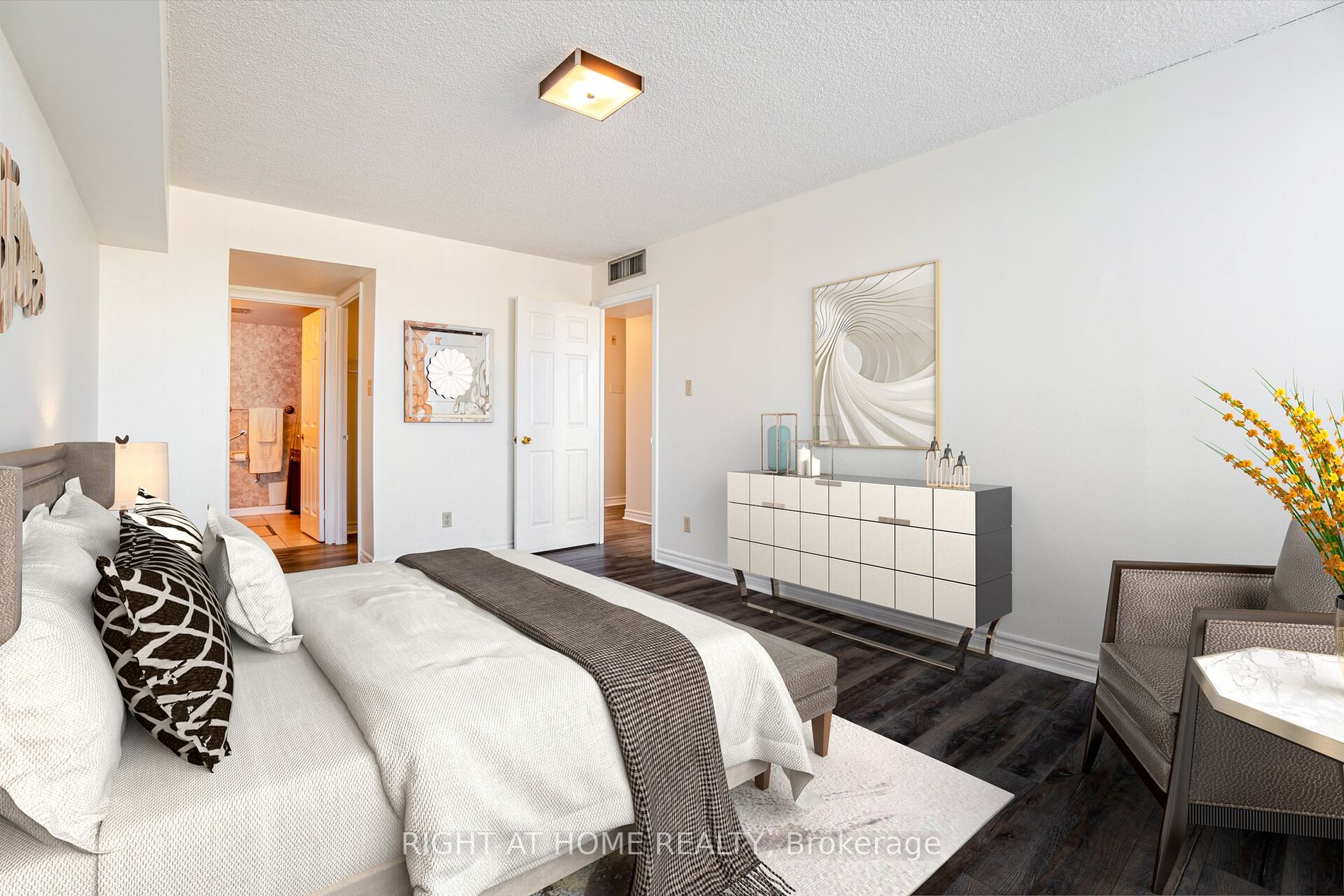 1230 Marlborough Crt, #208