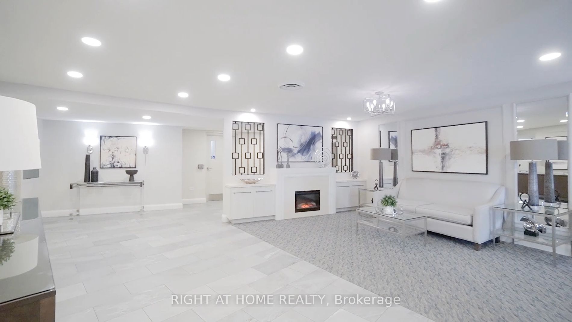 1230 Marlborough Crt, #208