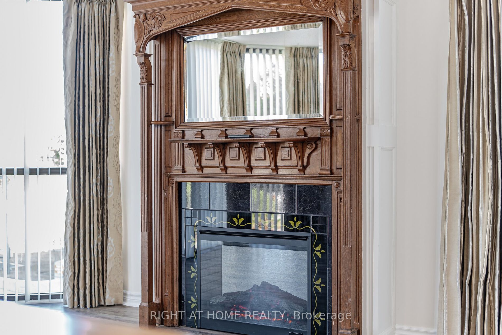 1230 Marlborough Crt, #208