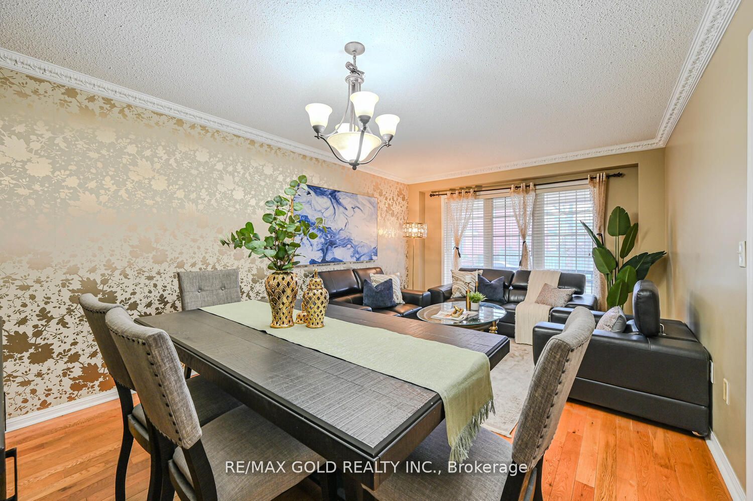 4 Cogswell Cres