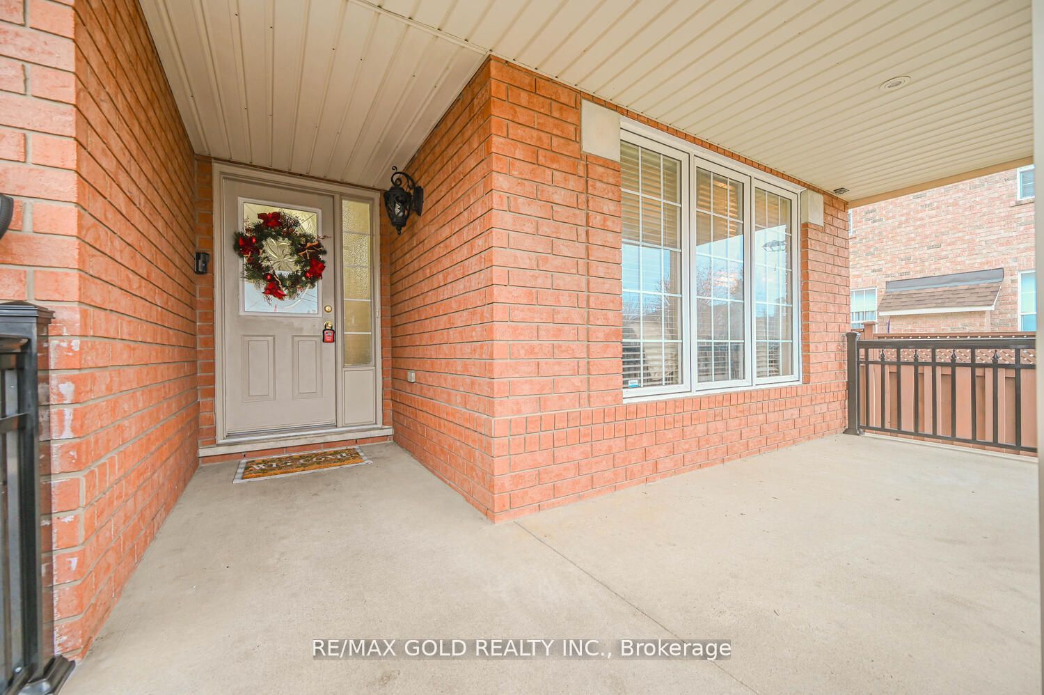 4 Cogswell Cres