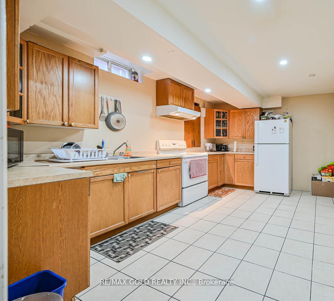 4 Cogswell Cres