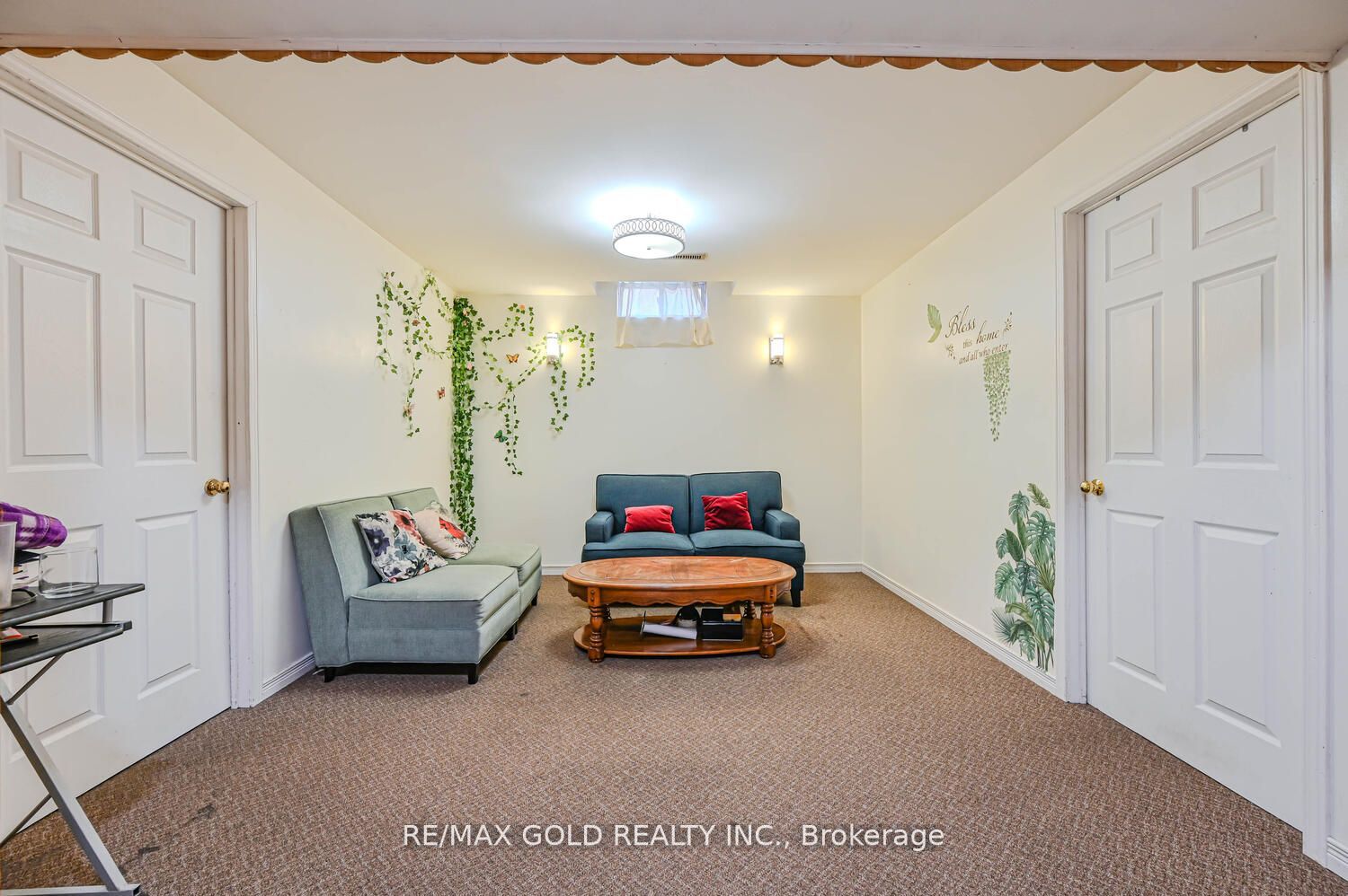 4 Cogswell Cres