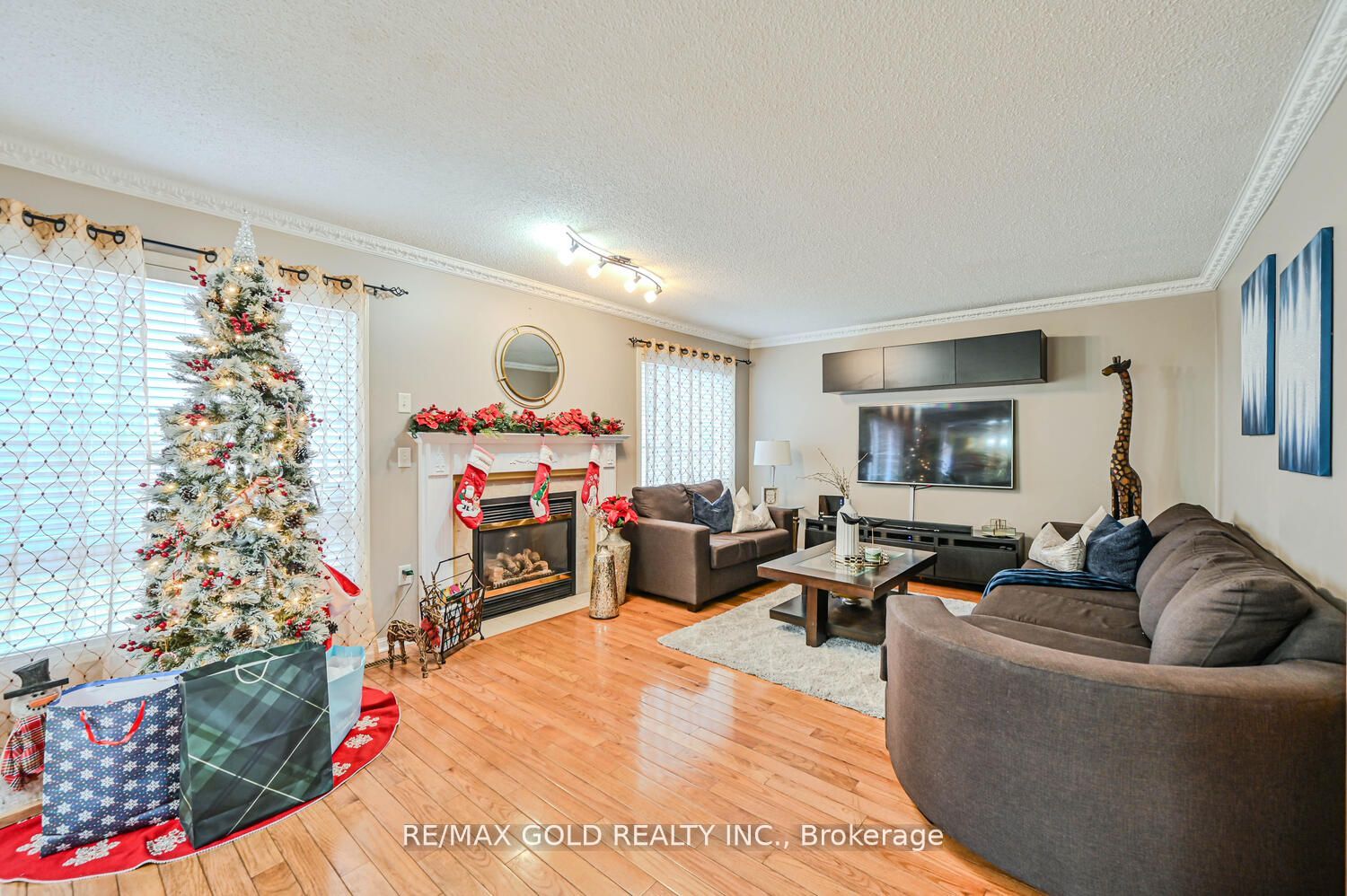 4 Cogswell Cres