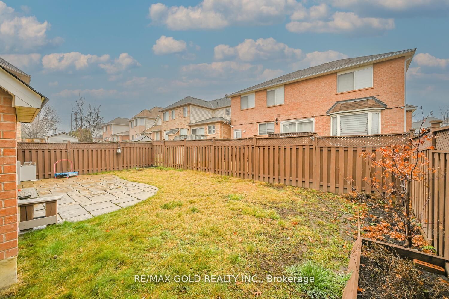4 Cogswell Cres