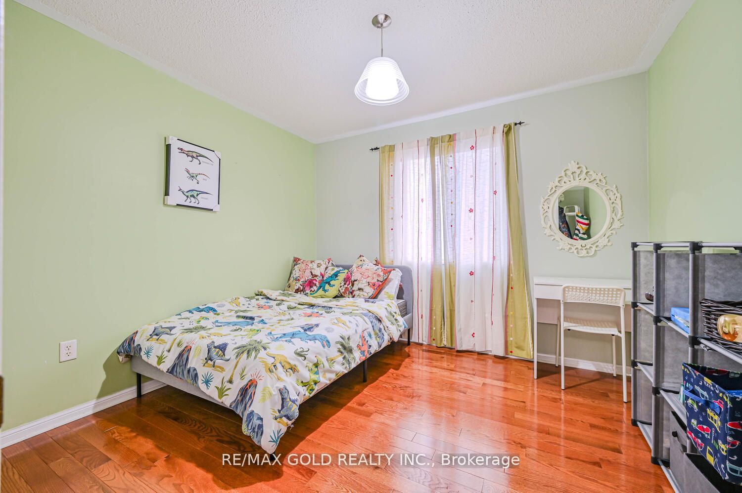 4 Cogswell Cres