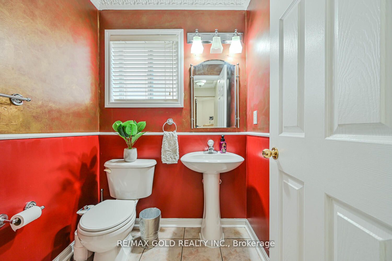 4 Cogswell Cres