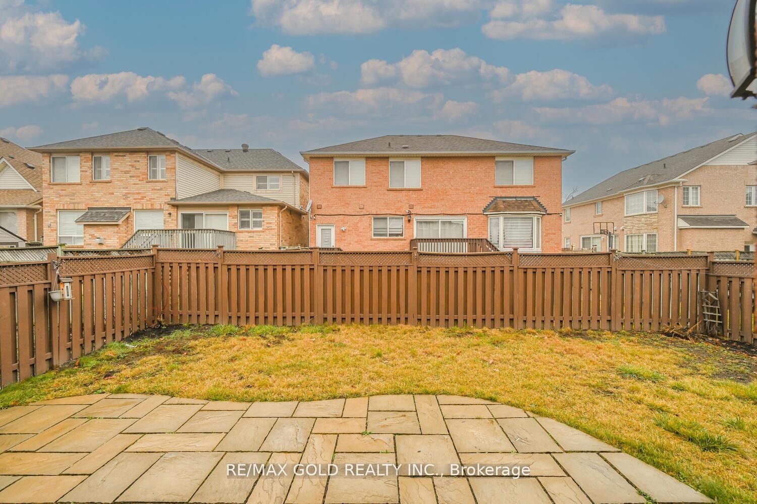 4 Cogswell Cres