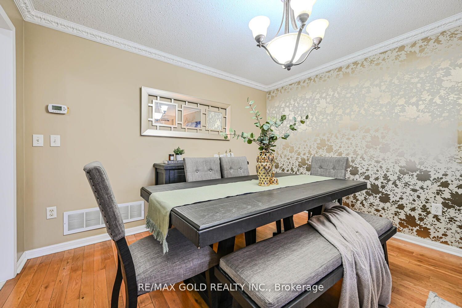 4 Cogswell Cres