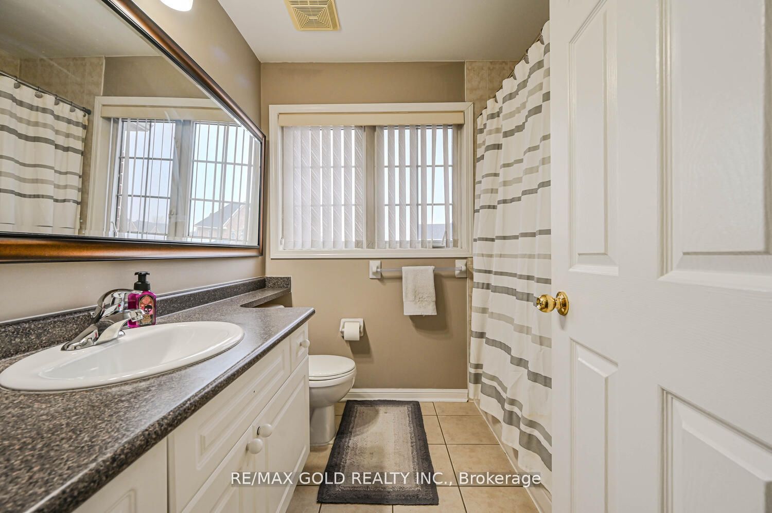 4 Cogswell Cres