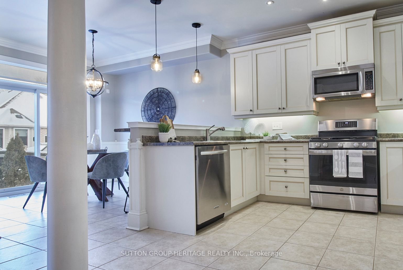 30 Flintwood Ave