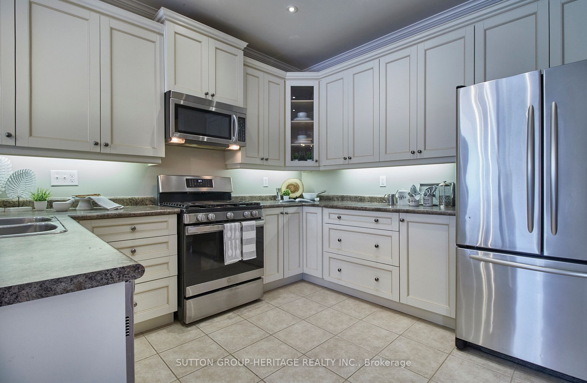 30 Flintwood Ave