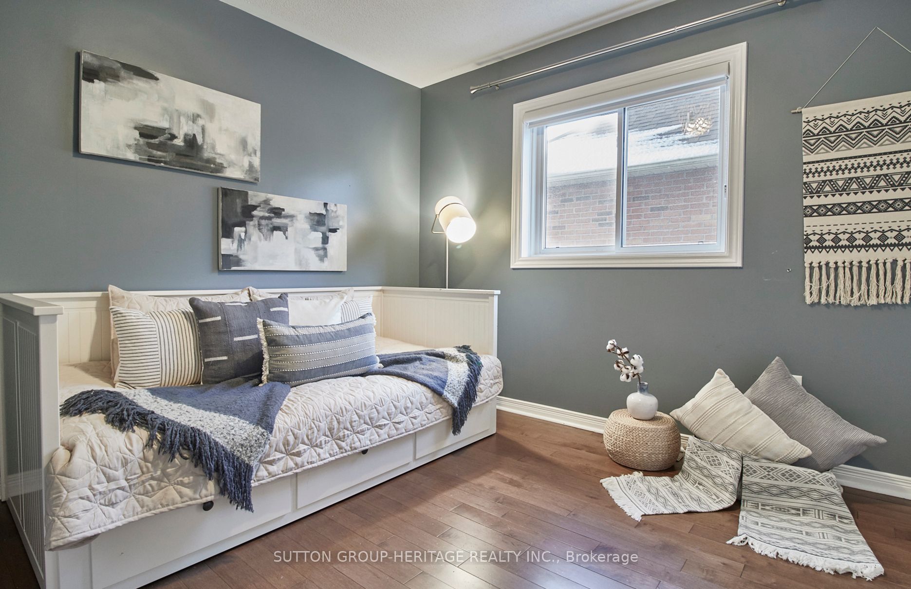 30 Flintwood Ave