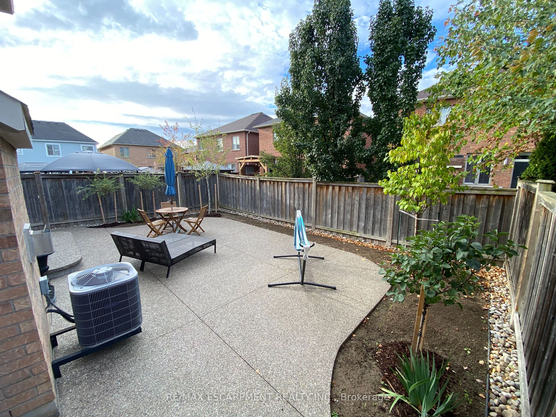 295 Holloway Terr