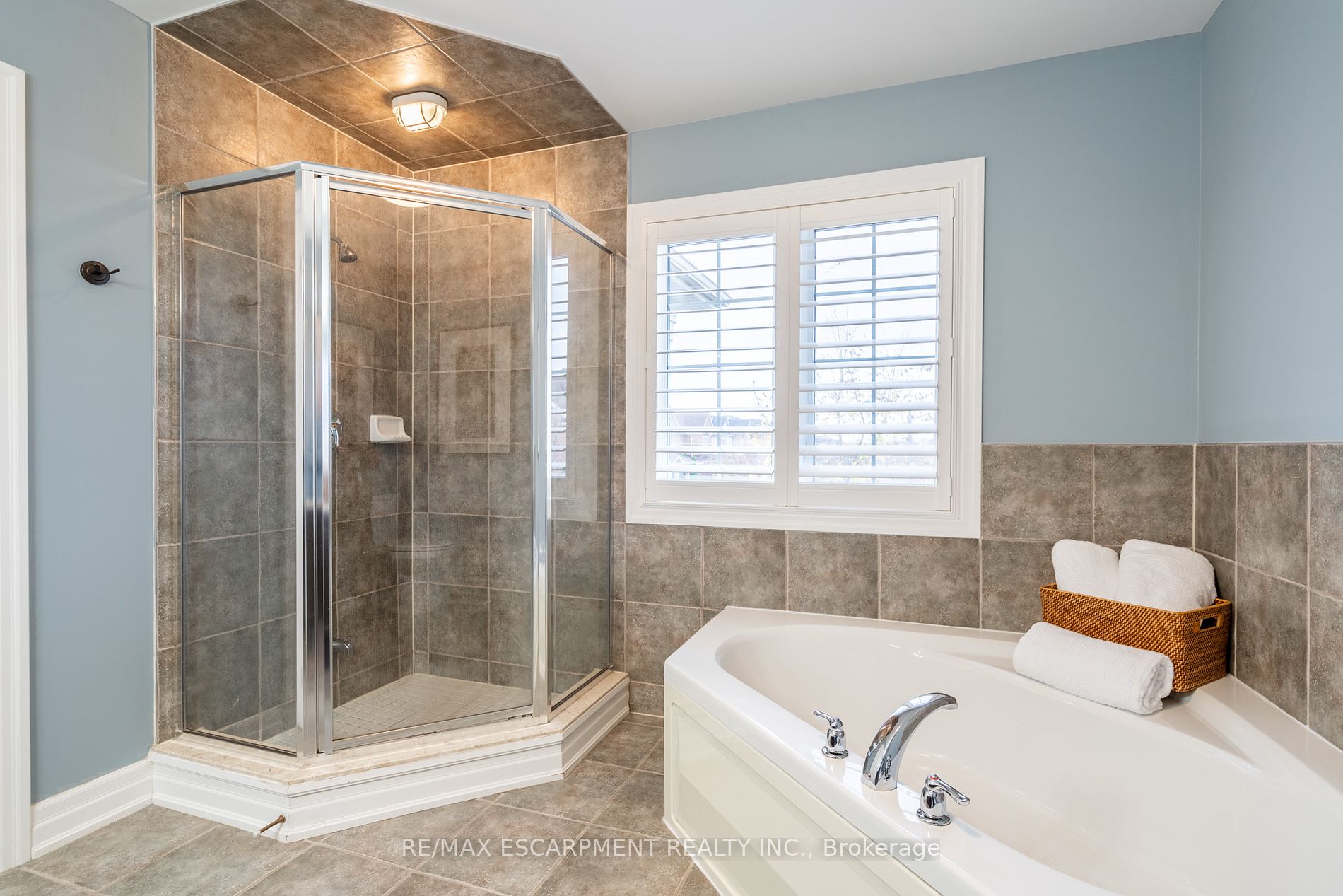 295 Holloway Terr