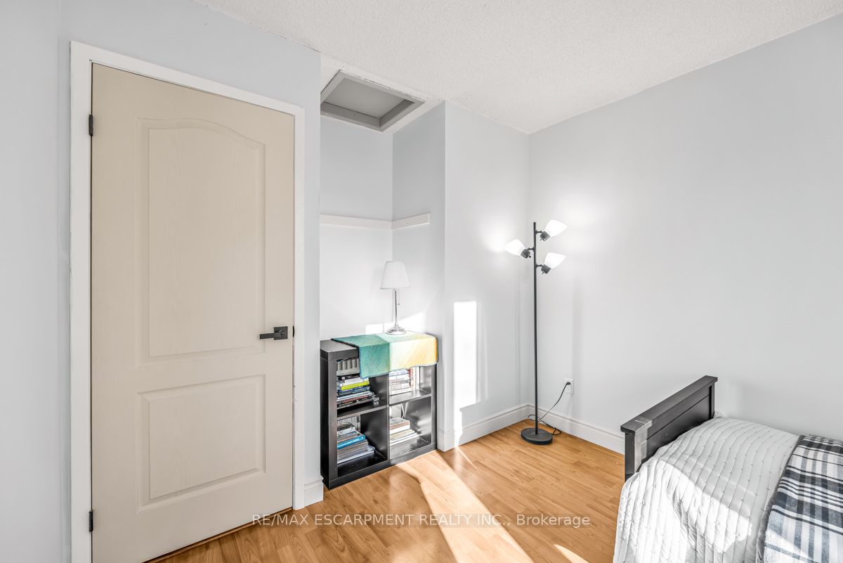 3033 Tecumseh Dr