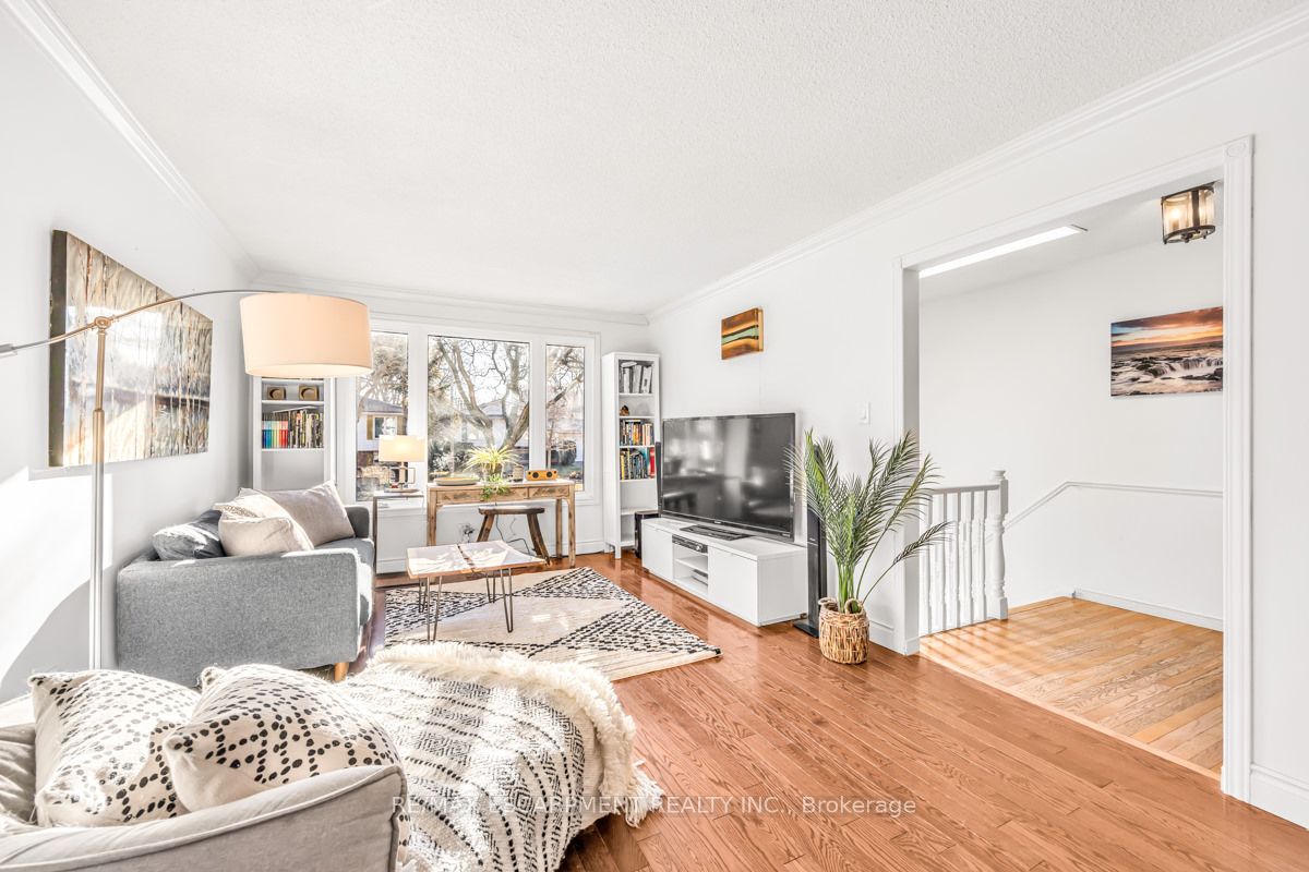 3033 Tecumseh Dr